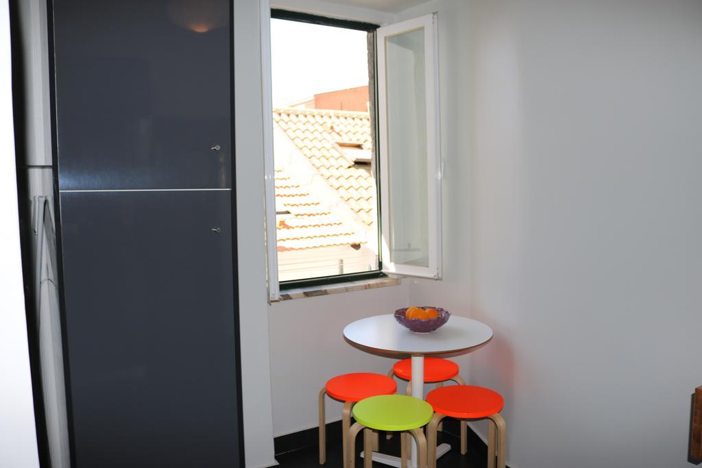 Chiado Bairro Alto, Bright And Newly Renovated 3 Bedroom Apartment, Lisbon Historical Center Exterior foto